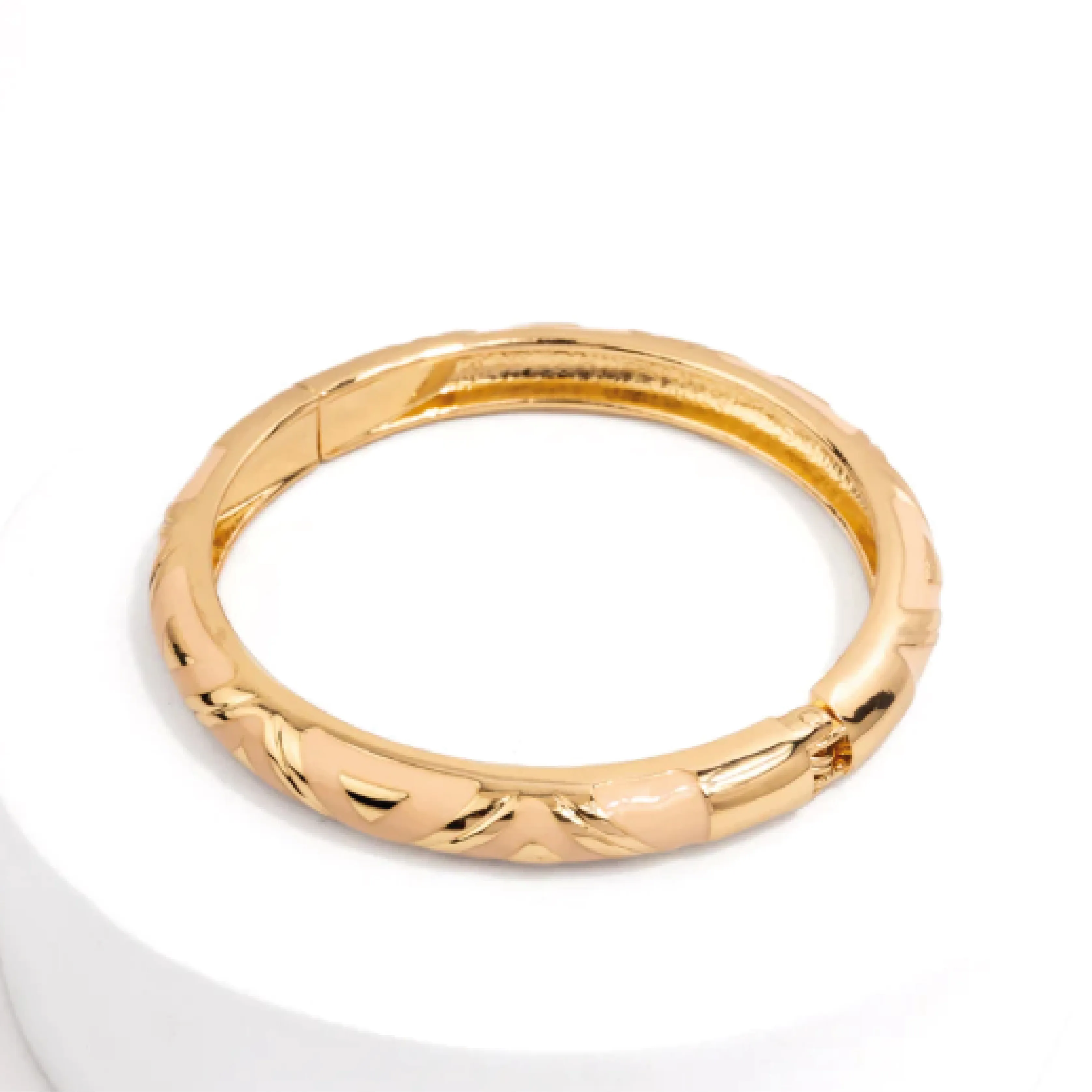 Brazalete Dorado Detalle Beige